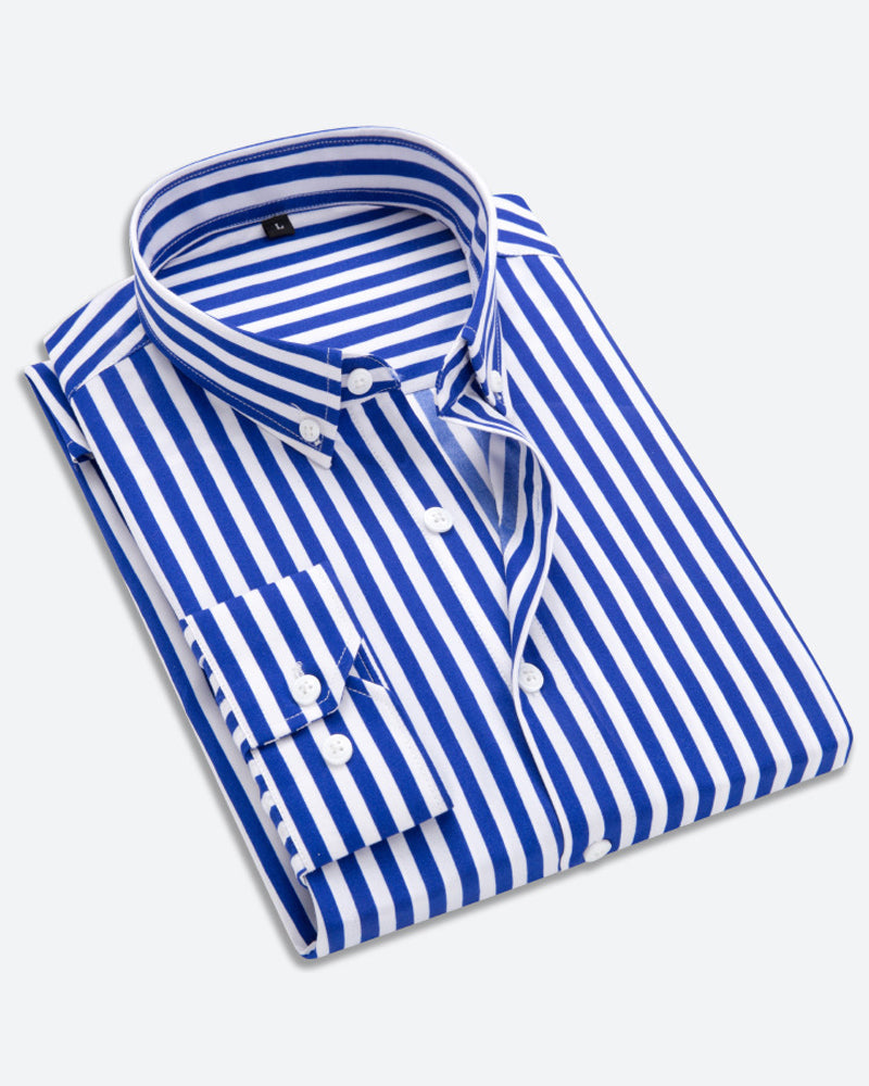 Randig herrskjorta i modern businessstil, mjuk bomullsblandning, elegant och professionell look, perfekt för kontor.