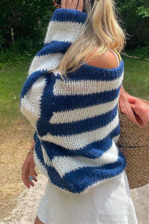 Randig pullover tröja med avslappnad passform och drop shoulder-design för kvinnor. Perfekt för vår- och höstgarderoben.