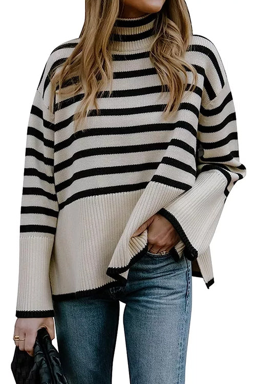 "Randig turtleneck tröja för kvinnor med sidospalt i blågrönt, stilfull design, perfekt för kyligare väder."