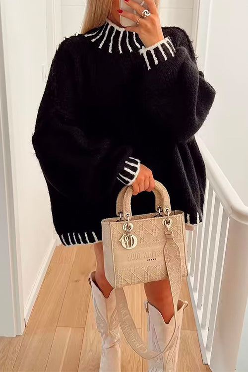 "Stickad dam turtleneck tröja med trendig färgblock design, kombinerar komfort och stil för höst- och vinterkollektioner."