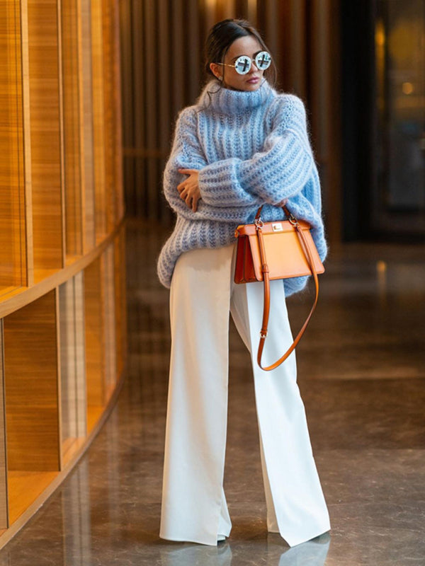 "Stickad damtröja med långa ärmar, mjuk polyester, pastellfärger, elegant funnel neck, idealisk för höst och vinter."