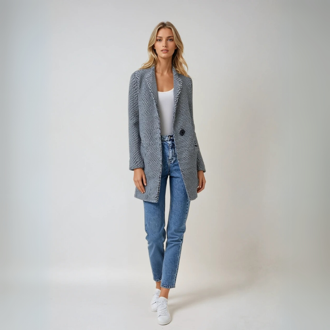 "Stilig damkappa med houndstooth-mönster, ullblandning; elegant, tidlös design och varm innerfoder för vinterbruk."
