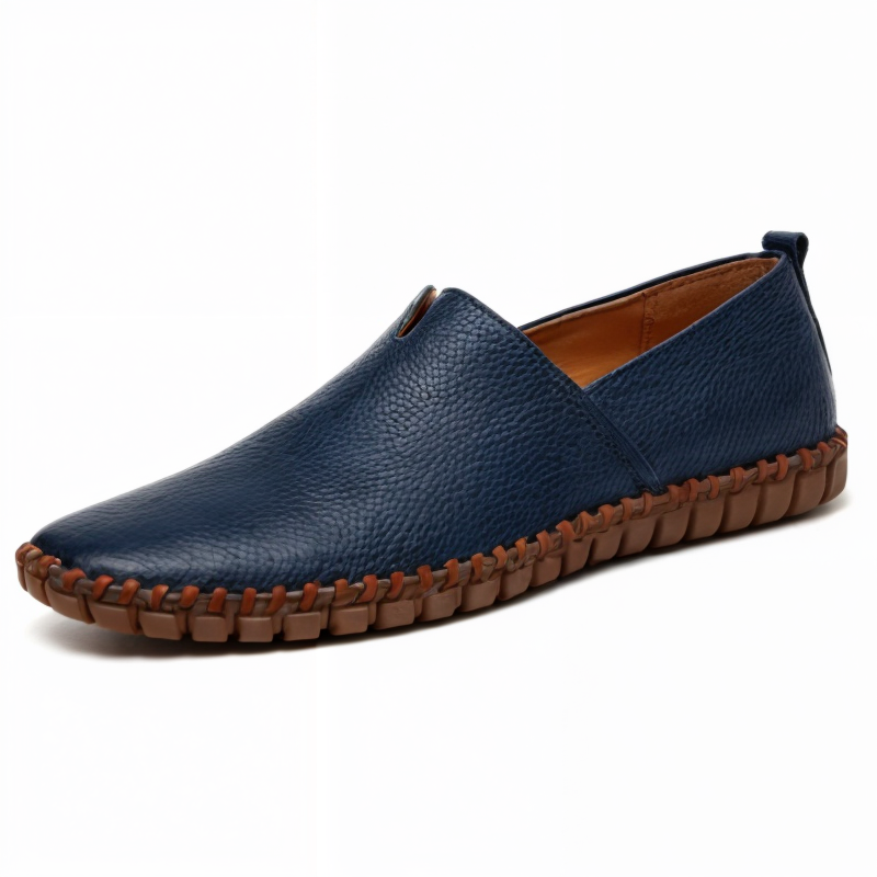 "Stiliga herrloafers i svart PU-läder med fyrkantig tå, bekväm slip-on-design och halkfri sula för optimal komfort."