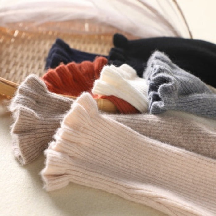 "Stilren dam turtleneck tröja i mjukt tyg med hög krage, idealisk för kyliga dagar och eleganta tillfällen."