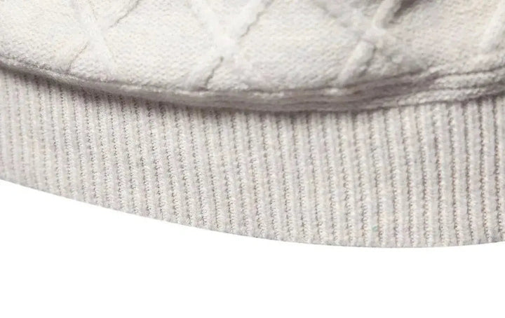 "Stilren herrtröja crewneck med ribbdetaljer och modern siluett. Perfekt för vardag och semi-formella tillfällen."