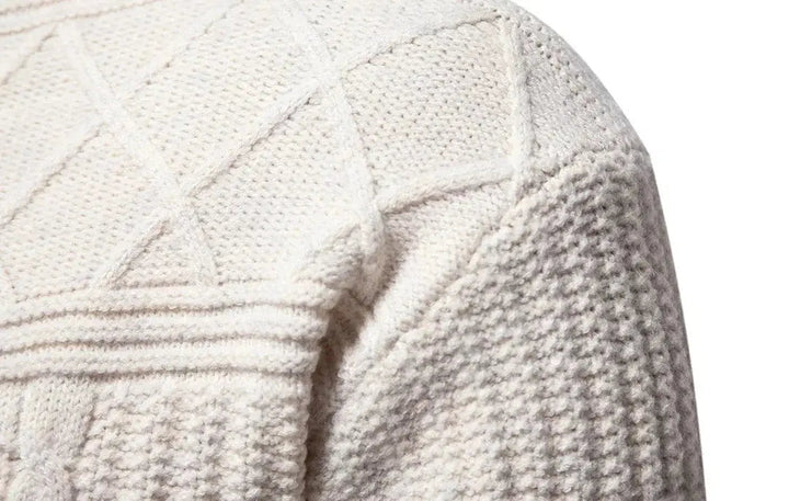 "Stilren herrtröja crewneck med ribbdetaljer och modern siluett. Perfekt för vardag och semi-formella tillfällen."