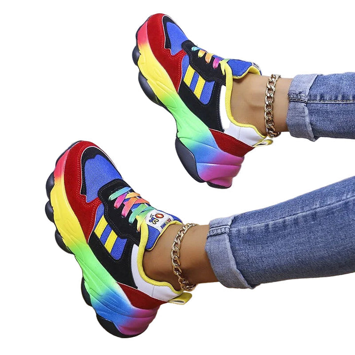 "Stilrena dam sneakers med gummisula, vit lågsko-design, idealisk för vardag och sport för kvinnor."
