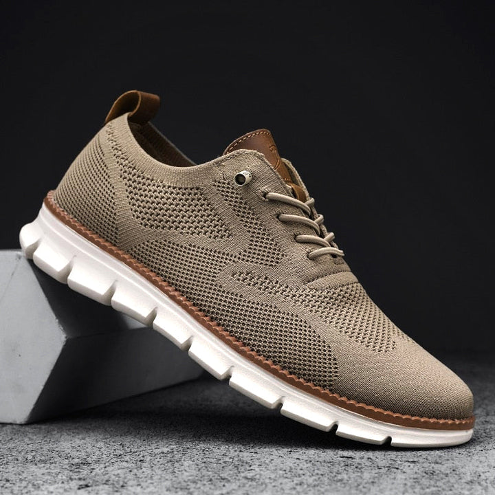 "Stilrena herr urban sneakers i syntetiskt material, svarta, med andningsbar design för maximal komfort och hållbarhet."