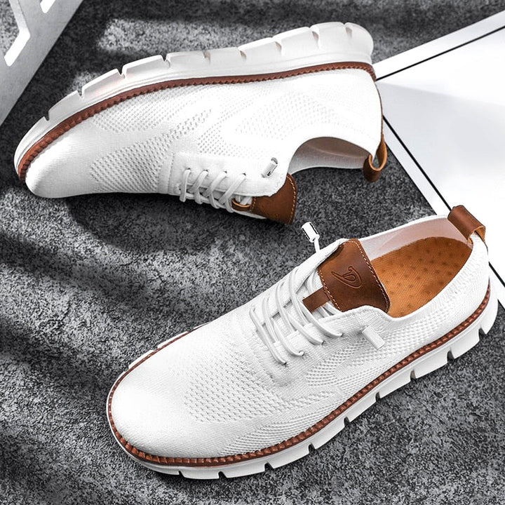 "Stilrena herr urban sneakers i syntetiskt material, svarta, med andningsbar design för maximal komfort och hållbarhet."