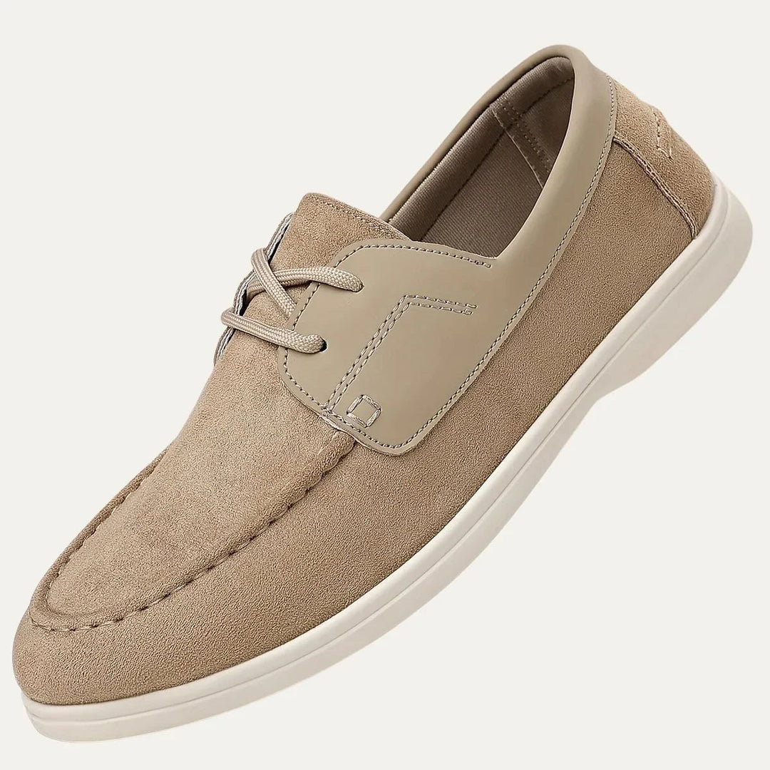 "Stilrena herrloafers med snörning, mjuk ovandel och halkfri sula, perfekt för både formellt och avslappnat bruk."