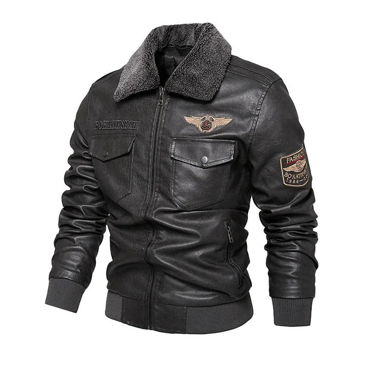 Herr vinter bikerjacka i kaffe-PU-läder med isolerat foder och broderade detaljer, stilren och hållbar design.