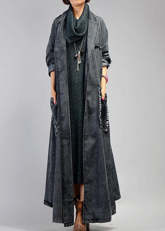 Svart och blå maxikappa för kvinnor med stora fickor, elegant snitt och plus size-passform, perfekt för höst och vinter.