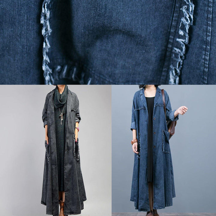 Svart och blå maxikappa för kvinnor med stora fickor, elegant snitt och plus size-passform, perfekt för höst och vinter.