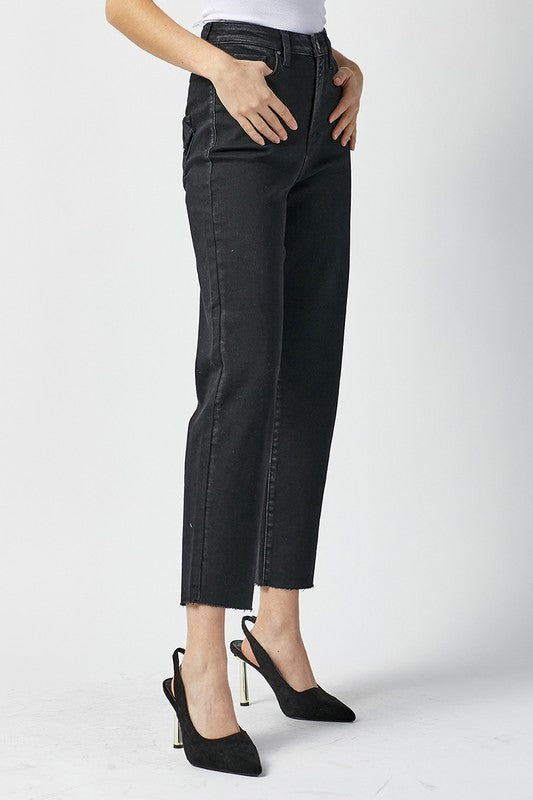 "Svarta mom fit jeans med hög midja, tvättade för trendig stil, dambyxor i 100% bomull för komfort och elegans."