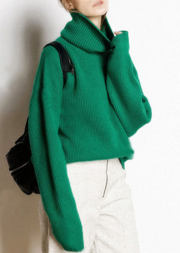 "Tidlös dam turtleneck tröja i mjuk stickad design, elegant loose fit för komfort och värme under kyliga dagar."