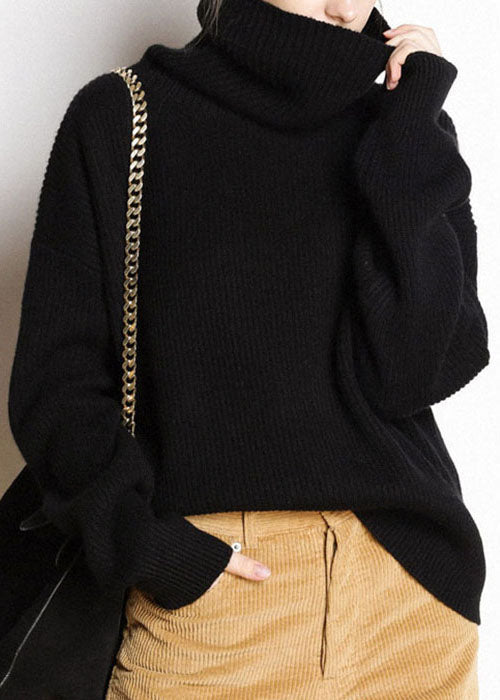 "Tidlös dam turtleneck tröja i mjuk stickad design, elegant loose fit för komfort och värme under kyliga dagar."