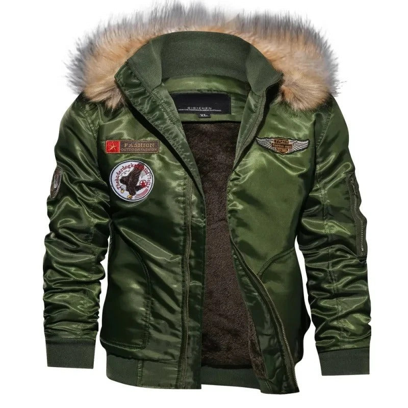 "Tjock plysch bomberjacka för män med huva, beige färg, quiltad yta, med pälskant för modern stil."