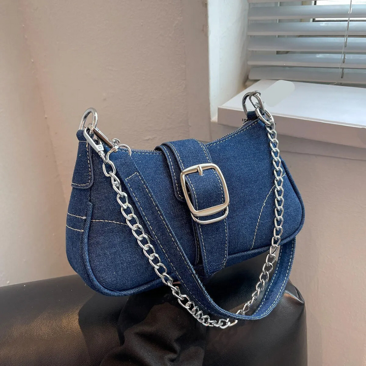 "Trendig och praktisk denim crossbody-väska för kvinnor, kompakt design med justerbar rem för dagligt bruk."