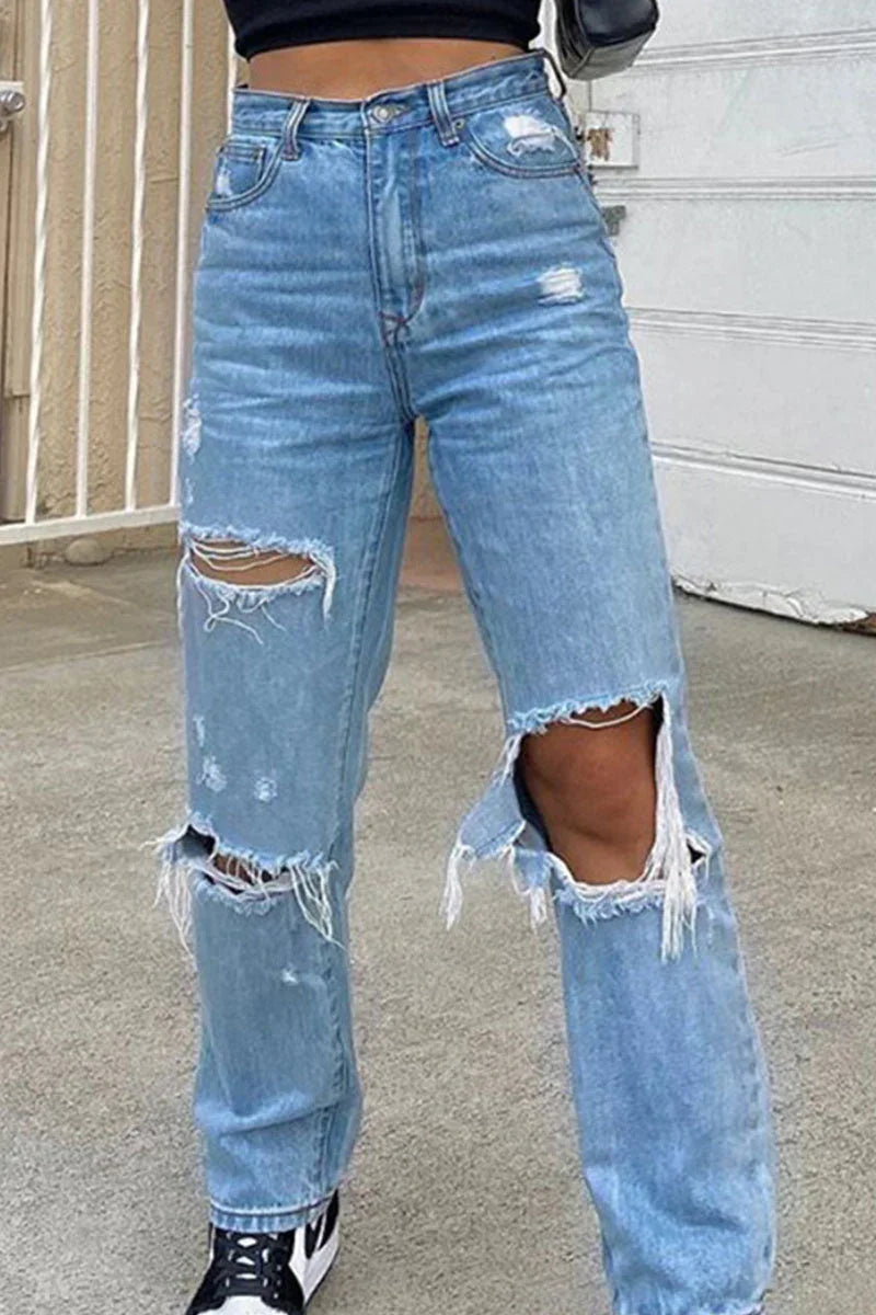 "Trendiga kvinnors blå hög midja jeans, figurnära passform, smickrande silhuett."