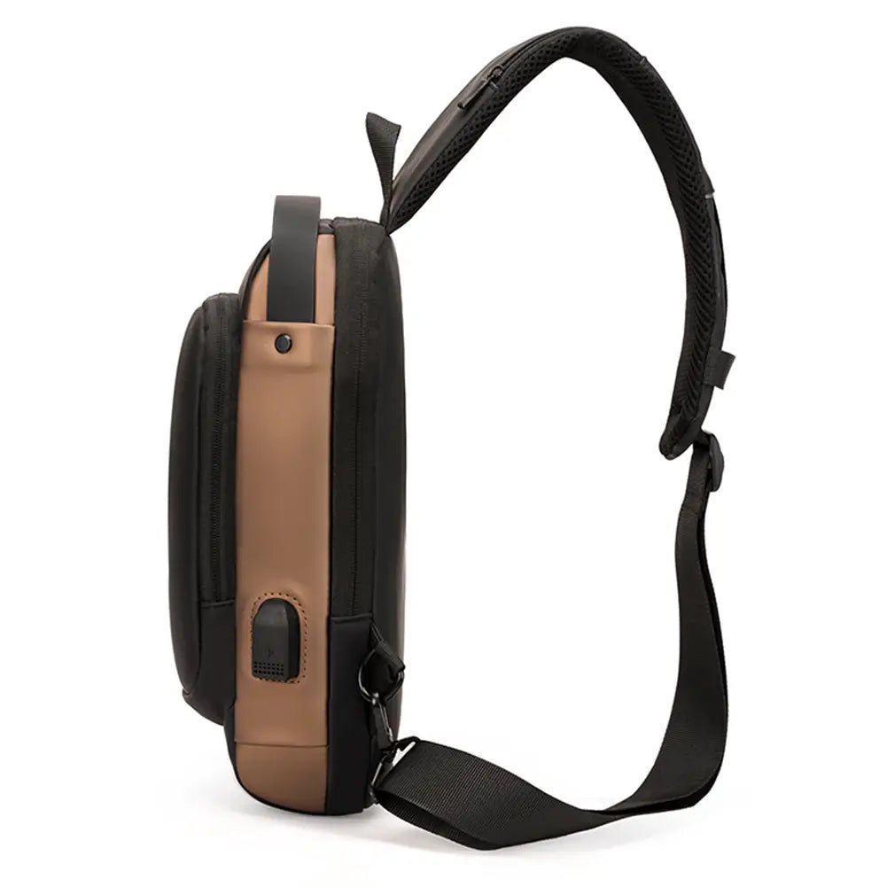 "USB-laddning crossbody väska för män, stilfull med flera fickor i slitstarkt, vattenavvisande PU-läder."