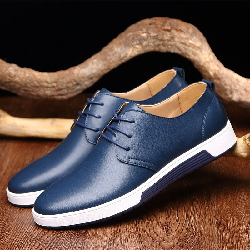 "Ultralätta Oxford herrskor i svart PU-läder, elegant design med snörning, perfekt för både formella och casual tillfällen."