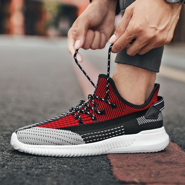 "Ultralätta, bekväma sneakers för herrar och damer, sida vy, andningsbar mesh med vadderad innersula för optimal komfort"