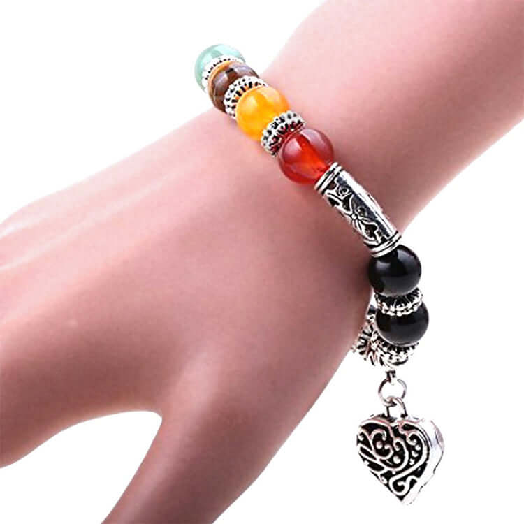 Unisex 7 Chakra armband med naturliga halvädelstenar, färgstarka stenar som ametist, lapis lazuli och turkos för balans.