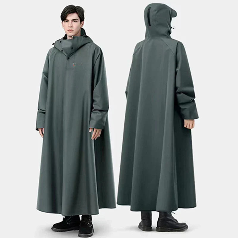 Vattentät unisex lång regnponcho för vandring och utomhusaktiviteter.