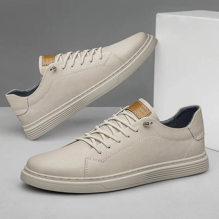 Unisex sneakers i veganskt material, neutral färgpalett, idealiska för varje tillfälle, med slitstark gummisula.