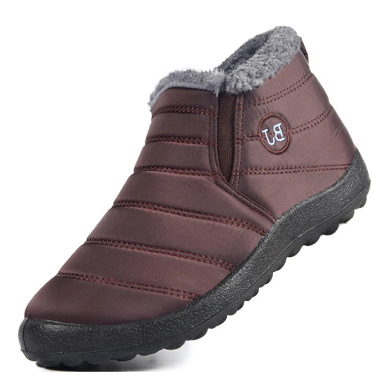 "Vattenavvisande herr vinter slip-ons med fleecefoder och robust gummisula, perfekt för stil och komfort i alla väder."