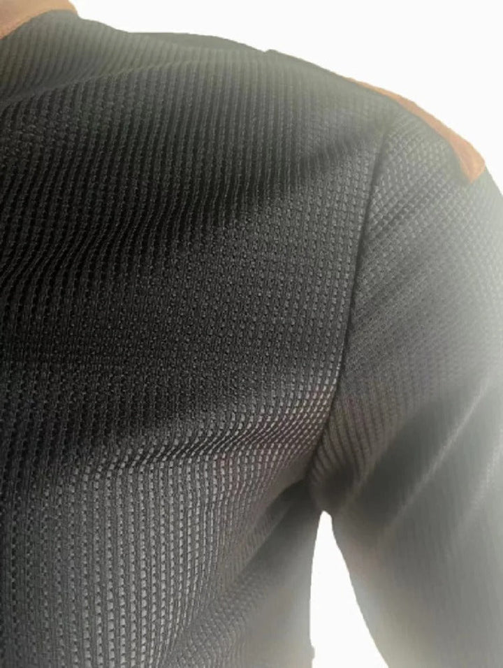 "Våfflad Herr Henley Skjorta i grått, långärmad och andningsbar. V-ringad design, idealisk för alla säsonger."