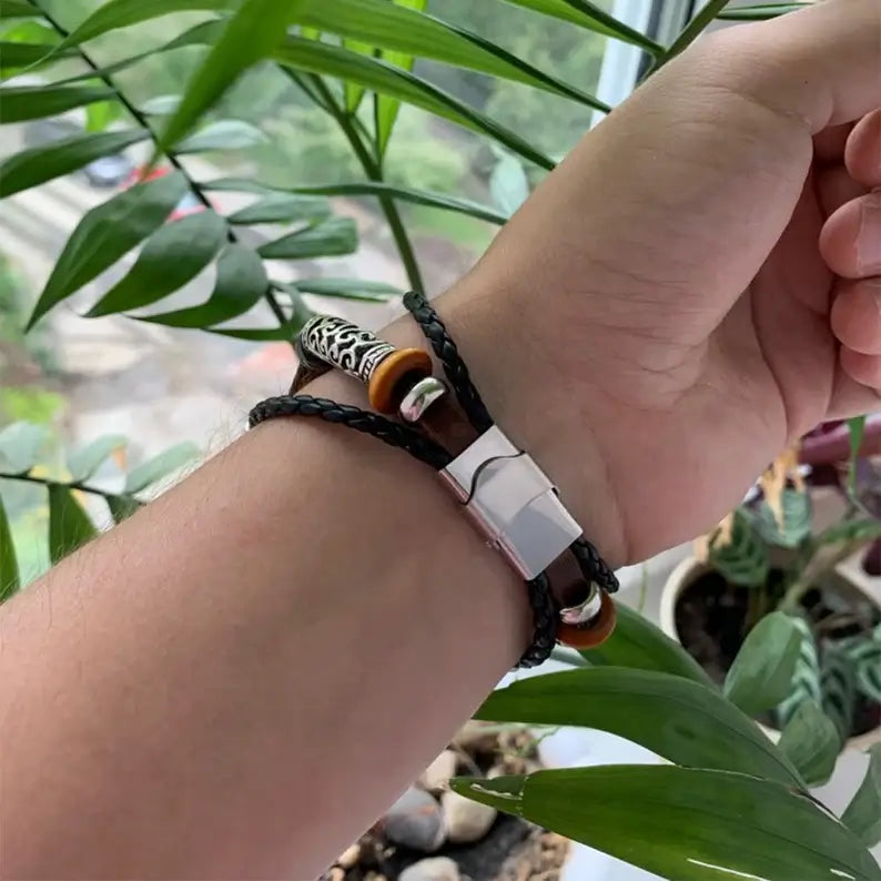 "Vintage klockarmband i PU-läder för Apple Watch, svart eller brunt. Elegant design, perfekt damaccessoar."