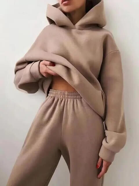 Tvådelad avslappnad lounge-set med oversized hoodie