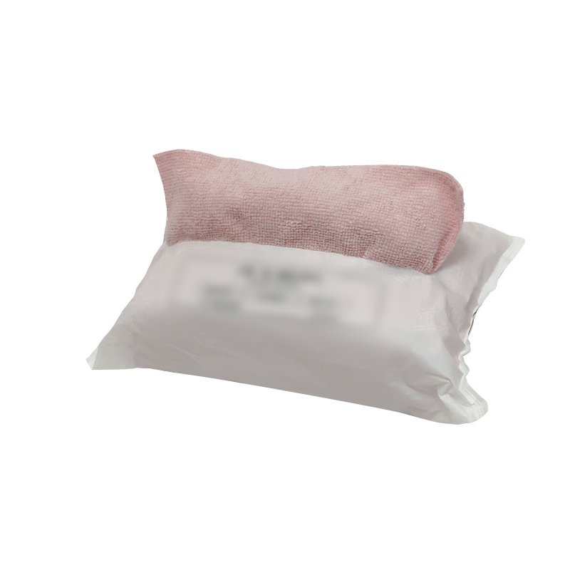Absorberande mikrofiber kökshandduk i blått, rosa och grått för effektiv rengöring av köksytor och bord.
