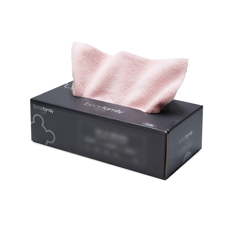 Absorberande mikrofiber kökshandduk i blått, rosa och grått för effektiv rengöring av köksytor och bord.