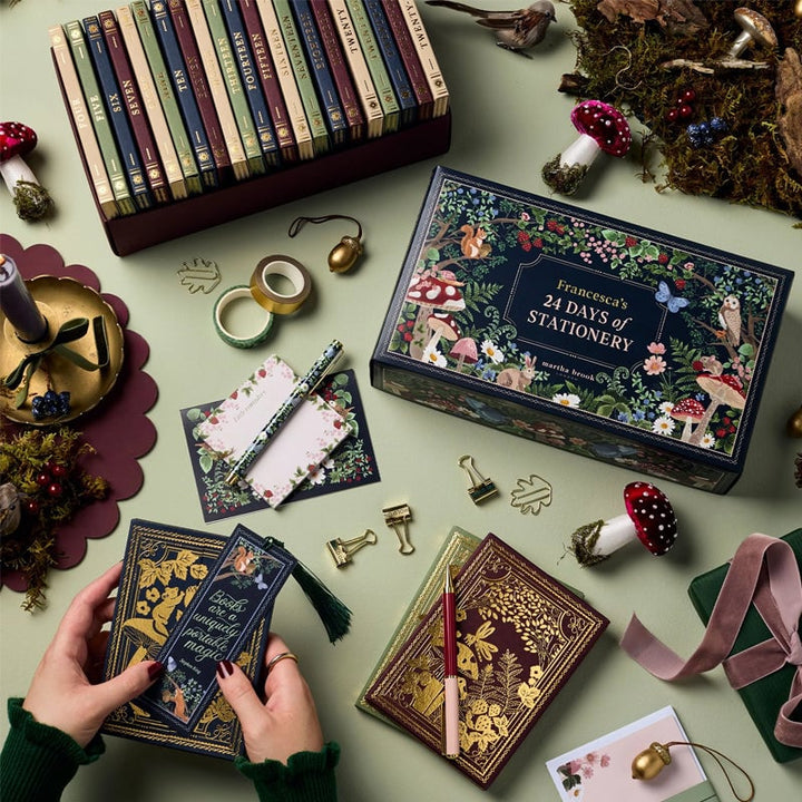 Hållbar julkalender, Adventskalender Pappersskatter, för kreativt pyssel & glädje året runt.