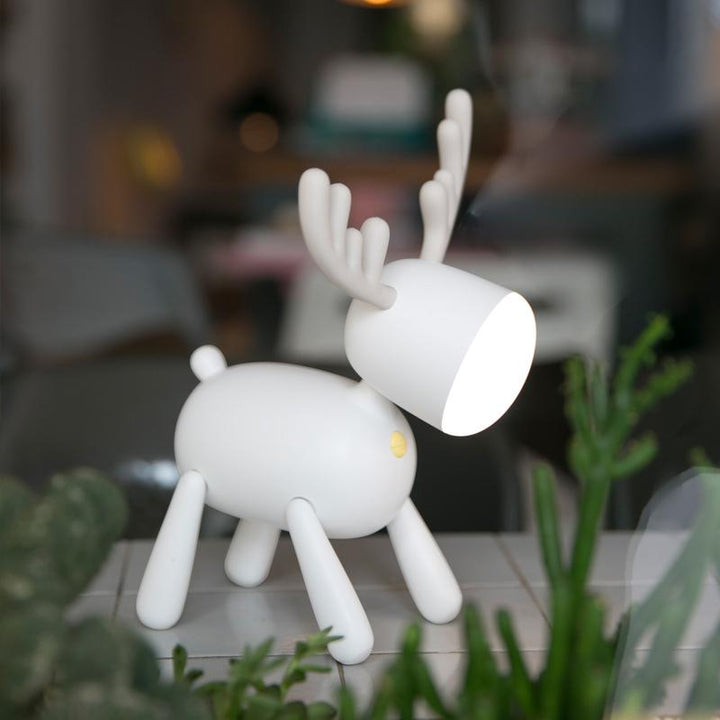 "Älg nattlampa för barnrum, 360-graders justerbar, vit och mjuk belysning, bärbar bordslampa, med trendig design."
