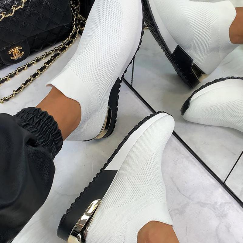 "Andas lättviktiga damskor med mesh och gummisula, elastisk slip-on design, perfekt för daglig komfort."