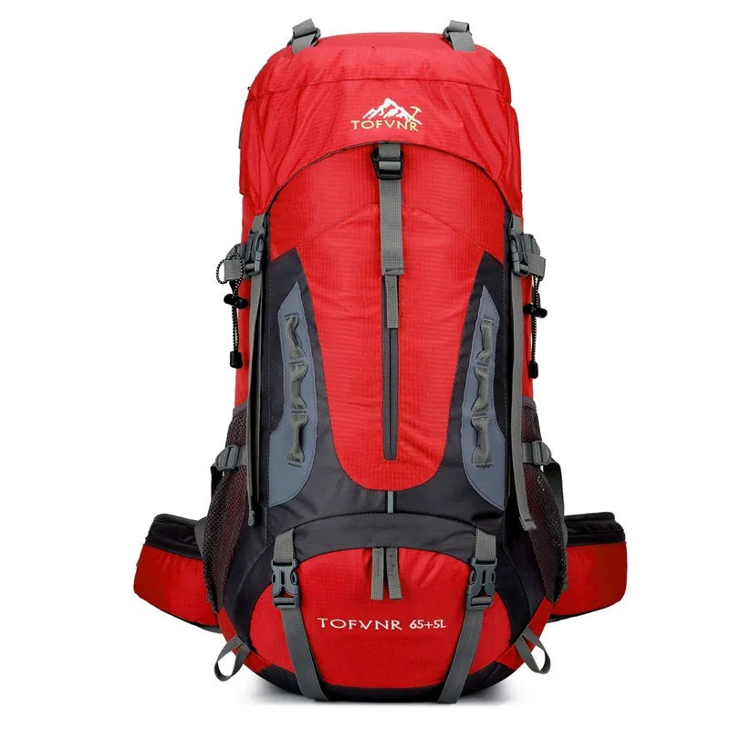 Ergonomisk 45L vattentät ryggsäck AquaTrek, optimal för komfort under friluftsaktiviteter.