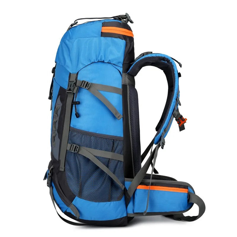 AquaTrek 45L: Vattentät ryggsäck för packning på outdoor-turer, vandring och äventyr.