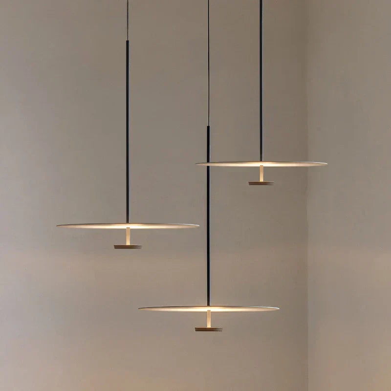 Stilfull bågformad ArcLumi LED-hänglampa. Modern taklampa som lyfter inredningen i ditt hem.