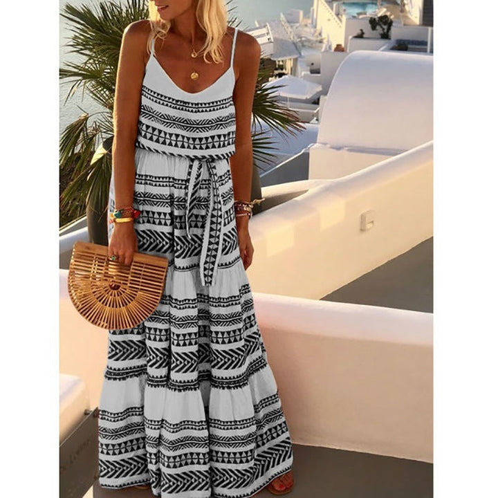 "Ärmlös boho cami maxi klänning med tryck i blå, grön, röd, svart. Perfekt för sommar och semesterdagar."