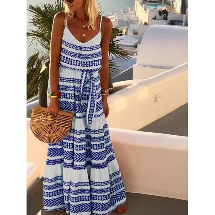 "Ärmlös boho cami maxi klänning med tryck i blå, grön, röd, svart. Perfekt för sommar och semesterdagar."
