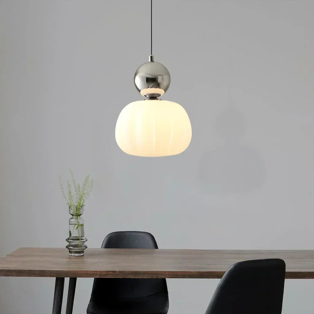 LED-pendel Art Deco, justerbar för olika takhöjder och ljusbehov.