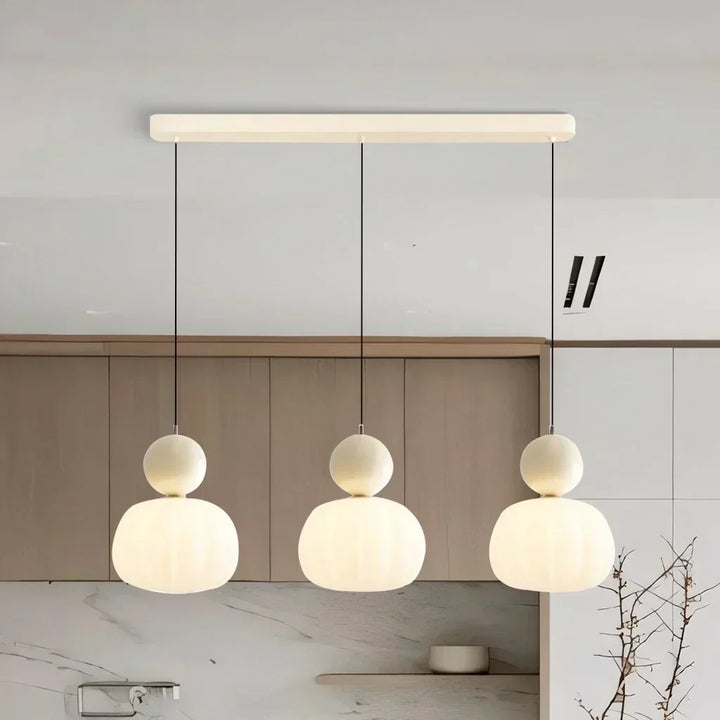 Exklusiv Art Deco justerbar LED-pendellampa för designade interiörer.