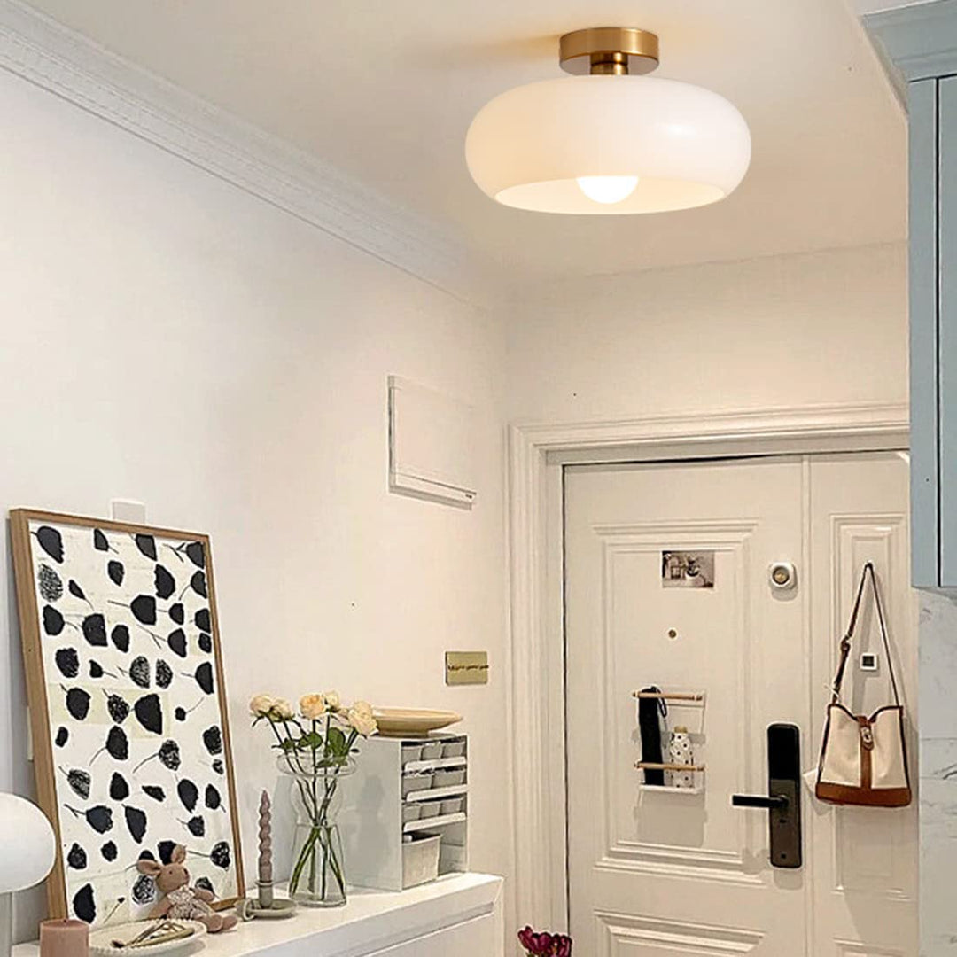 Rund taklampa Art Deco. En tidlös klassiker som förskönar moderna hem och inredning.