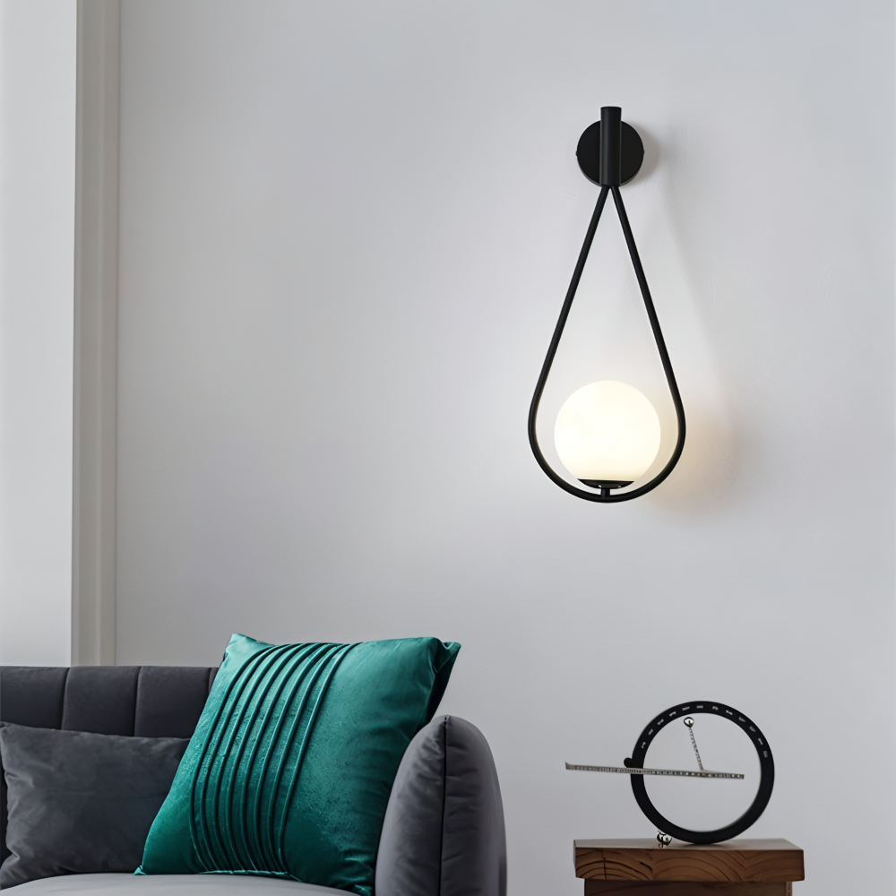 ArtLoop LED-vägglampa, droppformad och stilfull, idealisk för sovrum eller vardagsrum.
