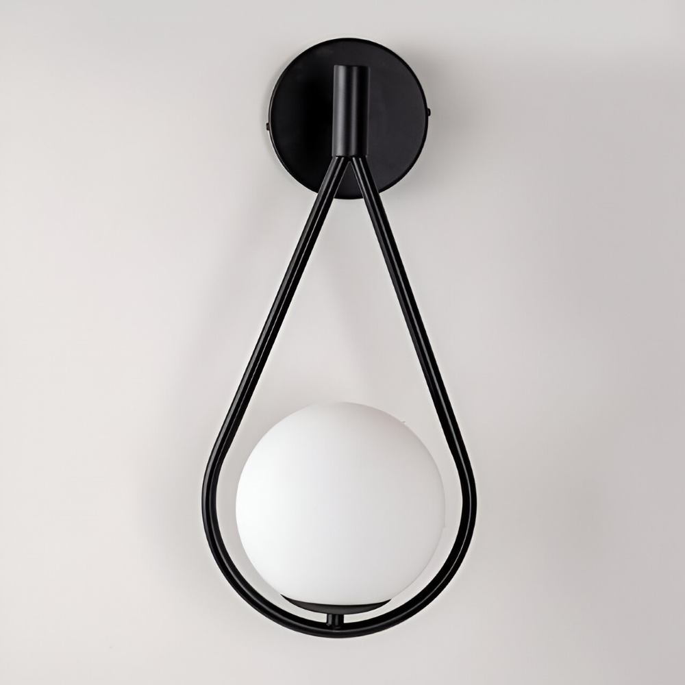 ArtLoop vägglampa med droppformad design, modern LED-belysning för ett upplyst hem.