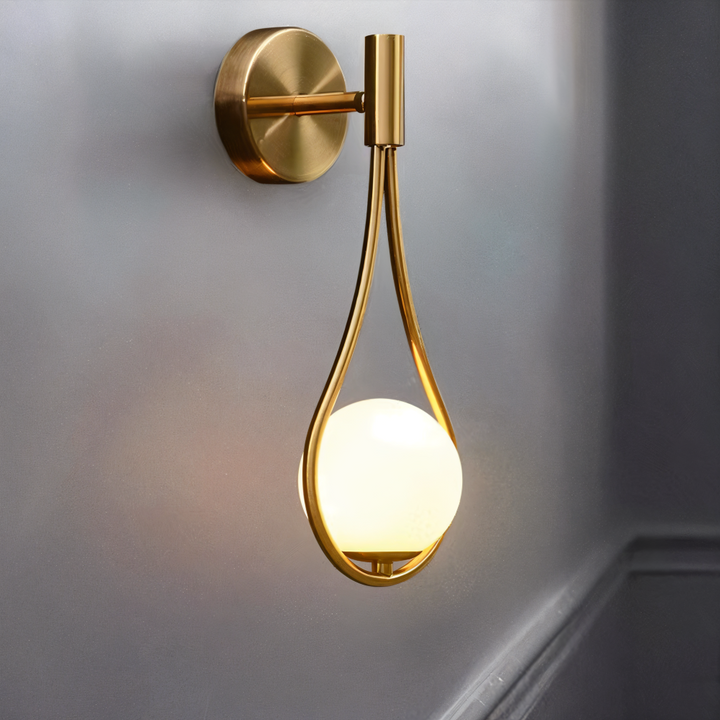 ArtLoop vägglampa, modern och droppformad, LED-belysning perfekt för hall och sovrum.