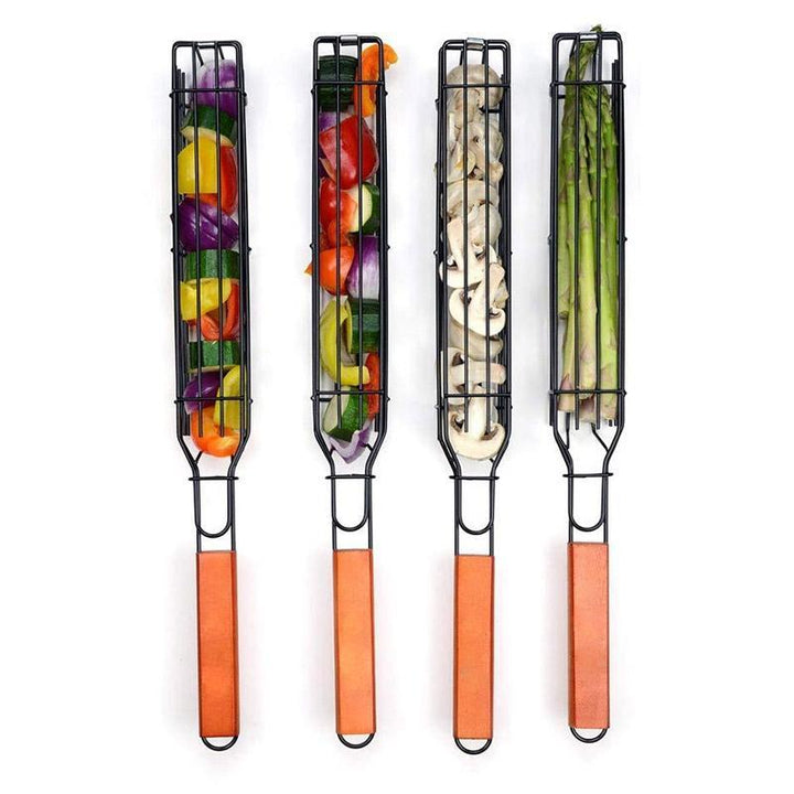 "Återanvändbar kabob-grillkorg av stål med trähandtag och unik design för enkel grillning av kött och grönsaker."